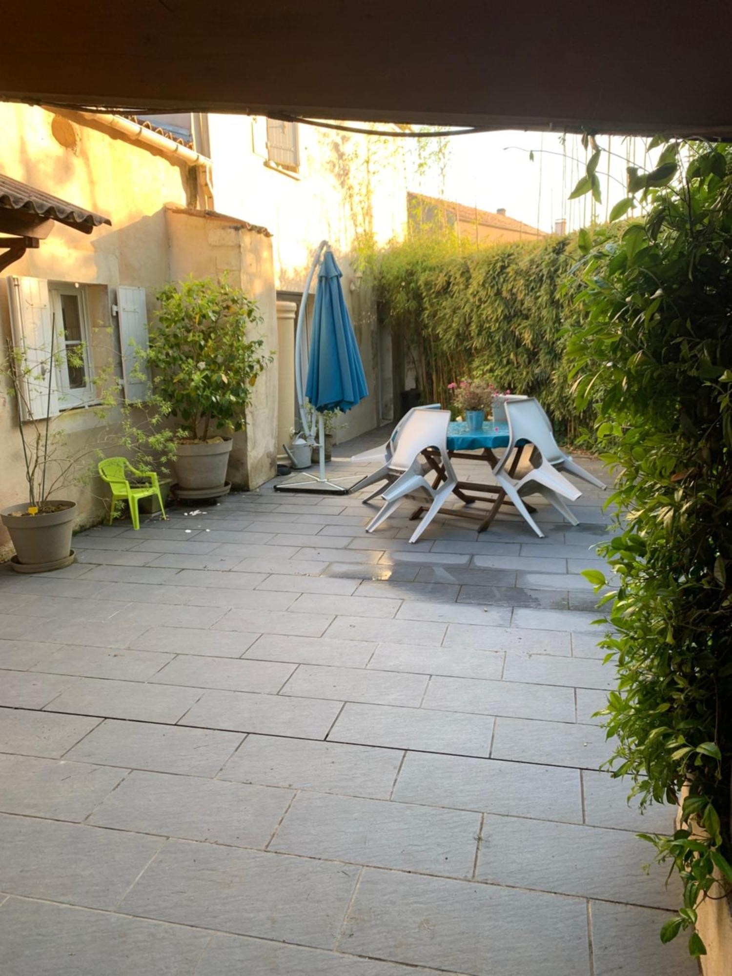 Вилла Les 5 Timbres Montpellier-de-Medillan Экстерьер фото